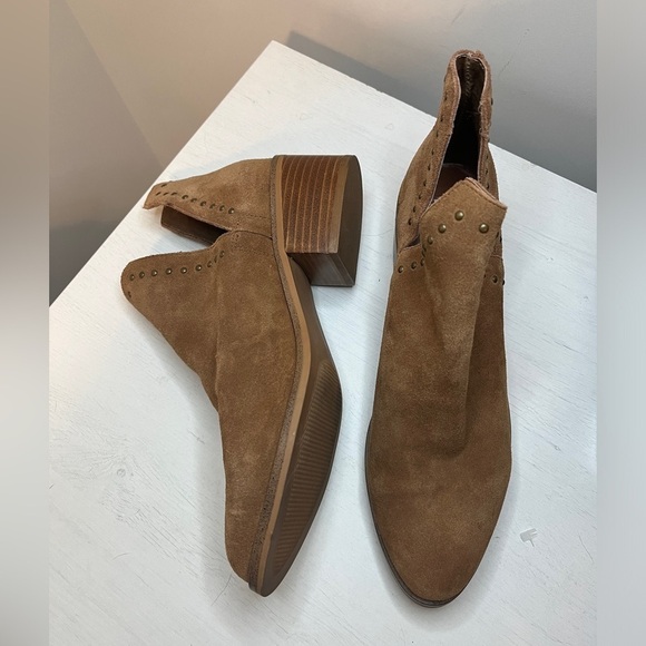 Steve Madden Lyz Tan Suede Ankle Booties 9.5 - Picture 6 of 14